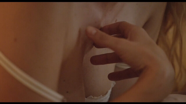 Valentine Payen-Wicaksono nude – Online Billie (2019)