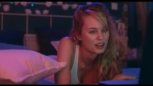 Valentine Payen-Wicaksono nude – Online Billie (2019)