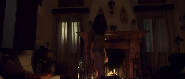 Ángela Villar nude – Otro verano (2013)