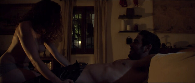 Ángela Villar nude – Otro verano (2013)