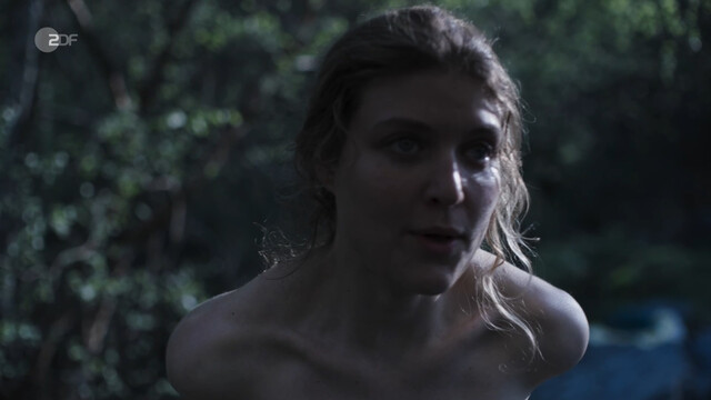 Lara Mandoki nude – Erzgebirgskrimi s01e08 (2023)