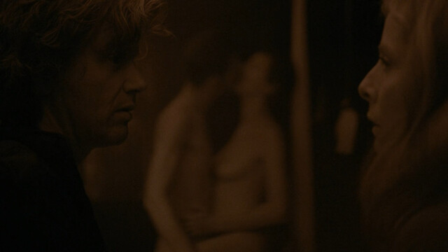 Karin Viard sexy – Une nuit (2023)