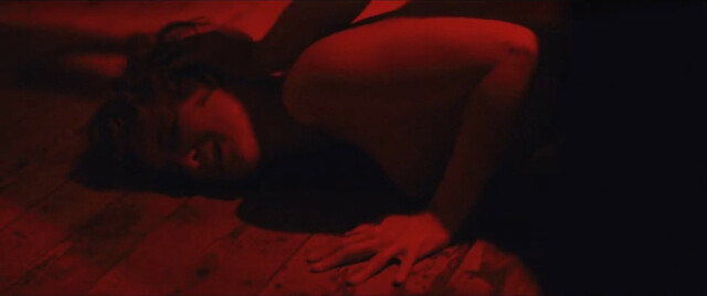 Peri Baumeister nude – Peitruss (2019)