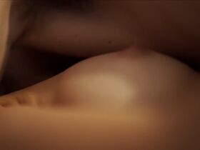 Lucrezia Mandolesi nude – L'alveare (2018)