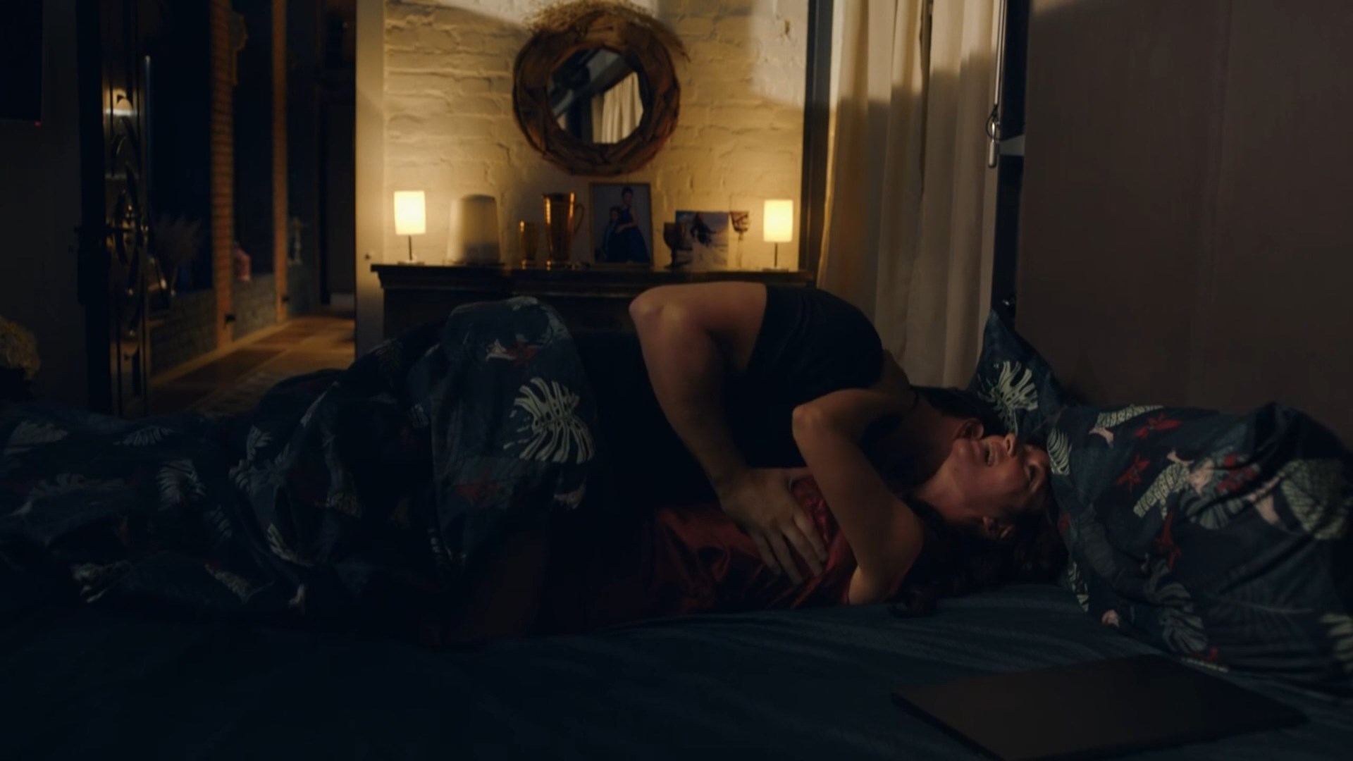 Bagira va Yuliya Takshina porno videoda