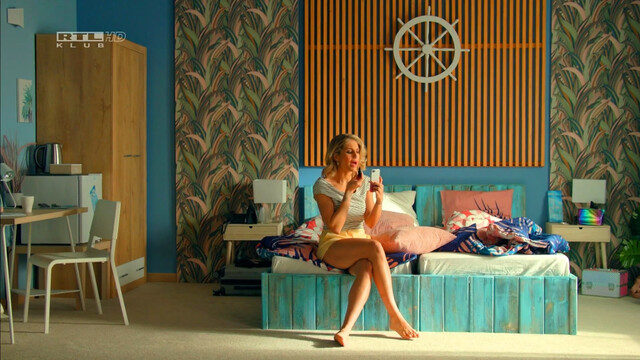 Diána Nyári sexy – Hotel Margaret s01e02-06 (2022)