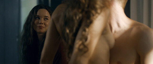 Marie-Louise Ottesen nude, Hedda Stiernstedt sexy, Sofie Torp sexy – Boundless (Den grænseløse) (2024)
