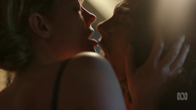 Sarah Snook sexy - The Beautiful Lie s01e01-04 (2015)