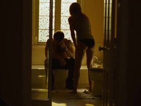 Jennifer Morrison sexy - Warrior (2011)