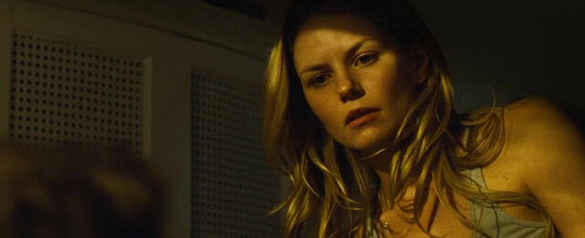 Jennifer Morrison sexy - Warrior (2011)