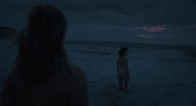 Daphné Patakia nude, Nadia Tereszkiewicz sexy - Belladone (2025)