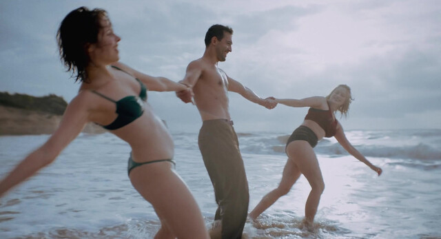 Daphné Patakia nude, Nadia Tereszkiewicz sexy - Belladone (2025)