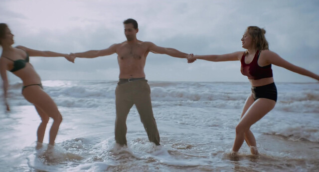 Daphné Patakia nude, Nadia Tereszkiewicz sexy - Belladone (2025)