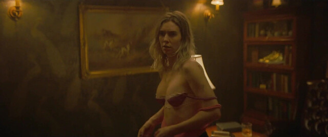 Vanessa Kirby sexy, Julia Fox sexy - Night Always Comes (2025)
