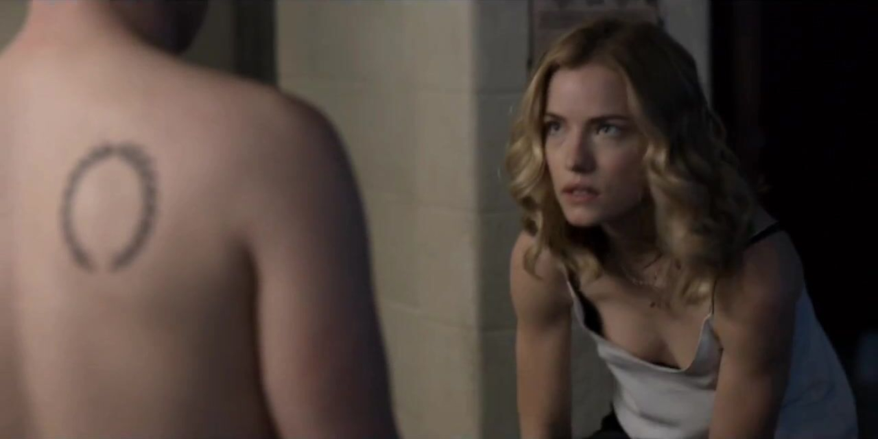Willa Fitzgerald sexy - Dare Me s01e04 (2019)