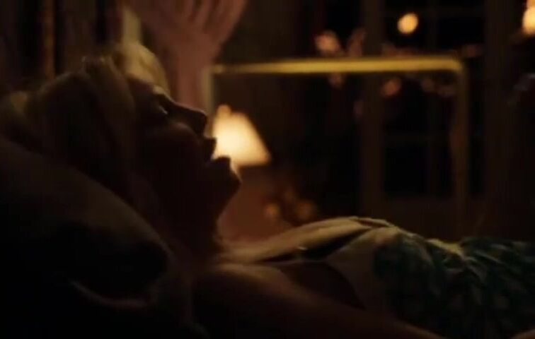 Heather Locklear sexy - Flirting with Forty (2008)