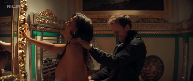 Yana Anosova nude, Emiliya Chunosova nude, Lolita Taborko nude, etc - Zhizn po vyzovu (2025)