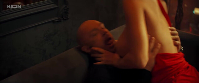 Yana Anosova nude, Emiliya Chunosova nude, Lolita Taborko nude, etc - Zhizn po vyzovu (2025)