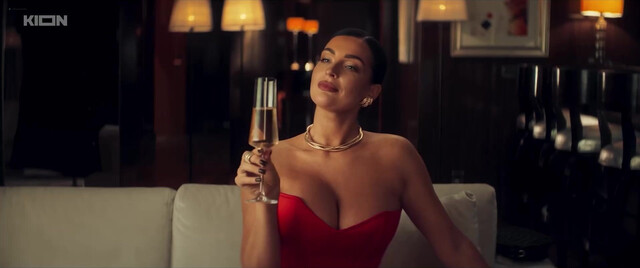 Yana Anosova nude, Emiliya Chunosova nude, Lolita Taborko nude, etc - Zhizn po vyzovu (2025)