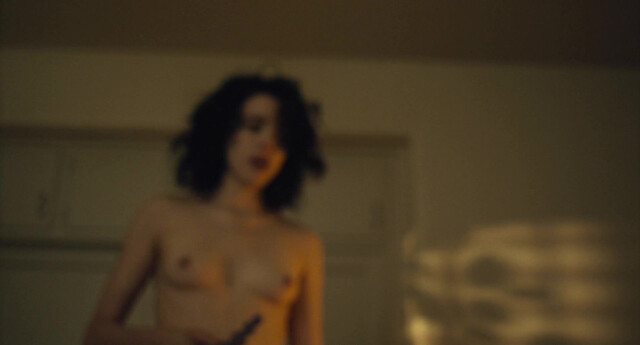 Margaret Qualley nude, Aubrey Plaza nude, Sarah J. Bartholomew sexy - Honey Don't! (2025)