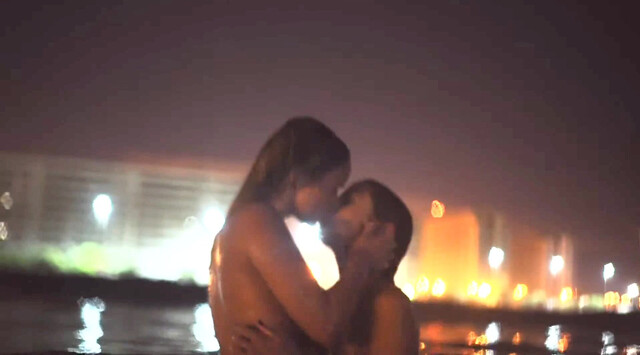 Alba Baptista nude, Maria Leite nude - Flutuar (2019)