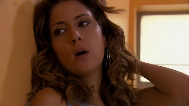 Valentina Acosta sexy - Señora Acero s02e16,e32,e33e34e49 (2015)