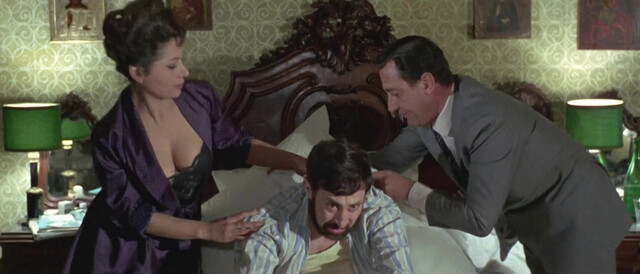 Adriana Giuffre sexy - Il medico della mutua (1968)