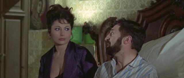 Adriana Giuffre sexy - Il medico della mutua (1968)