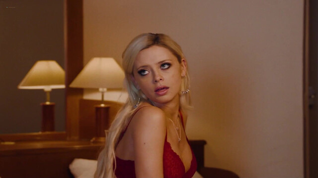 Elli Rhiannon Muller Osborne - Requiem for Selina s01 (2025)