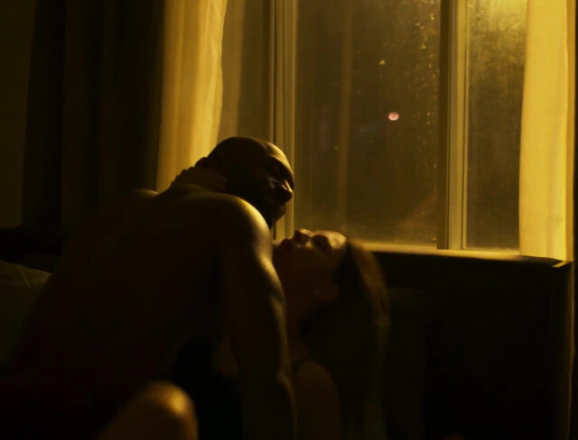 Krista Bridges sexy - 19-2 s04e01 (2017)