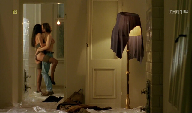 Grażyna Wolszczak nude - Gry Uliczne (1996)