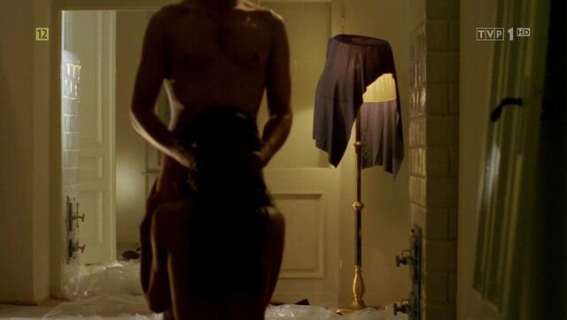 Grażyna Wolszczak nude - Gry Uliczne (1996)