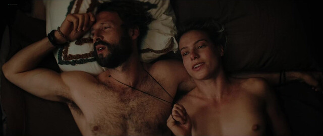 Sallie Harmsen nude - De Ballonvaarder (2025)