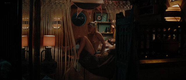 Sallie Harmsen nude - De Ballonvaarder (2025)