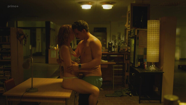 Martina Babisova nude - Holka od vedle (2025)