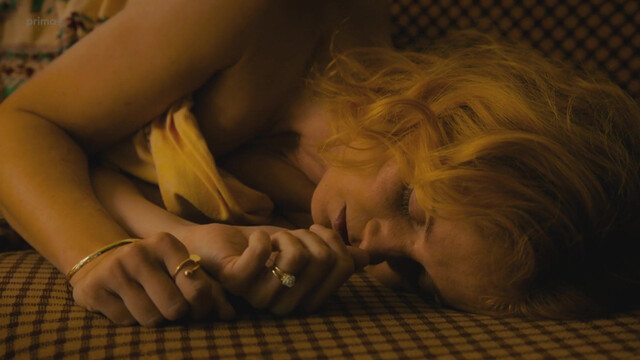 Martina Babisova nude - Holka od vedle (2025)