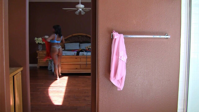 Numa Perrier nude - Double Crossed (2010)