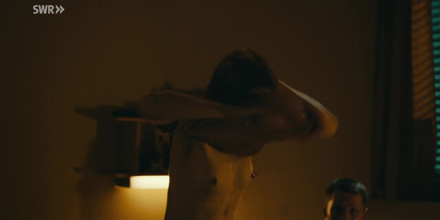 Magdalena Laubisch nude - Die Nichte des Polizisten (2025)