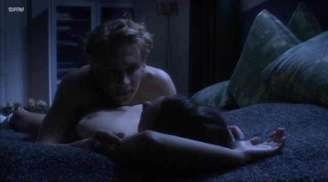 Sabine Timoteo nude - Die Freunde der Freunde (2002)