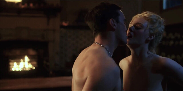 Elle Fanning nude - The Great s01e4-9, s02e9, s03e10 (2021)