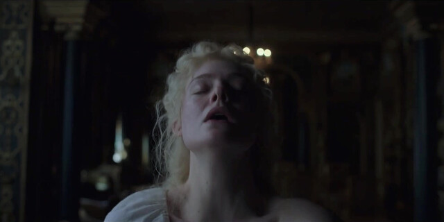 Elle Fanning nude - The Great s01e4-9, s02e9, s03e10 (2021)