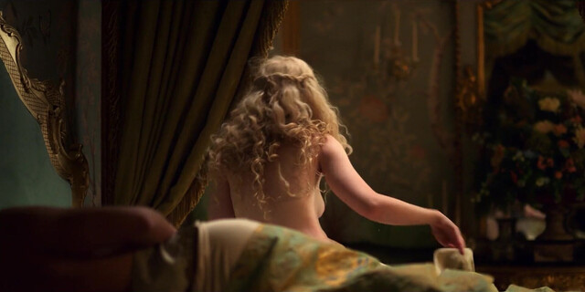 Elle Fanning nude - The Great s01e4-9, s02e9, s03e10 (2021)