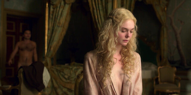 Elle Fanning nude - The Great s01e4-9, s02e9, s03e10 (2021)
