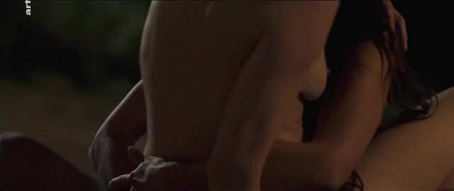 Meret Becker nude, Sabine Timoteo nude - Wer hat eigentlich die Liebe erfunden (2018)