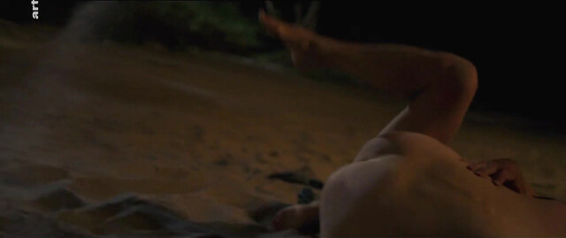 Meret Becker nude, Sabine Timoteo nude - Wer hat eigentlich die Liebe erfunden (2018)