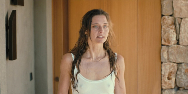 Svenja Jung nude, Lucía Barrado sexy - Fall for Me (2025)