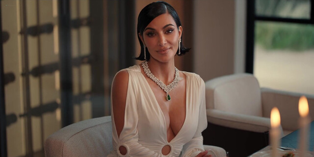 Kim Kardashian sexy, Jessica Simpson sexy, Niecy Nash sexy, Teyana Taylor sexy - All's Fair s01e01-03 (2025)