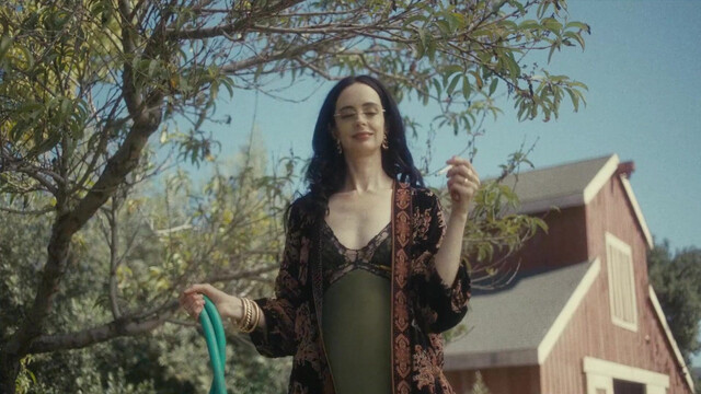 Kiernan Shipka, Krysten Ritter, etc - Stone Cold Fox (2025)