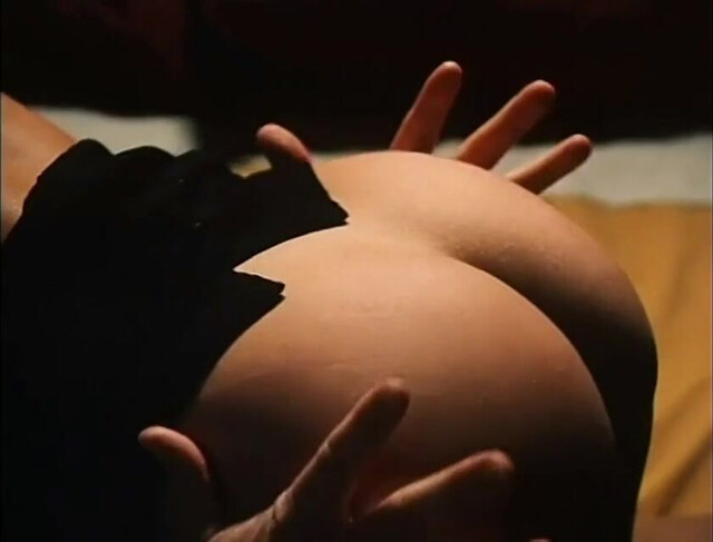 Victoria Hill nude - Dead End (1999)