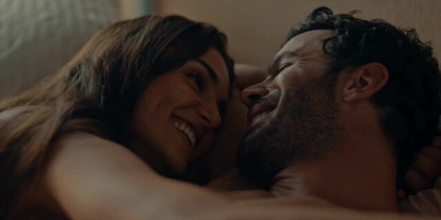 Hande Ercel sexy - Chasing the Wind (2025)